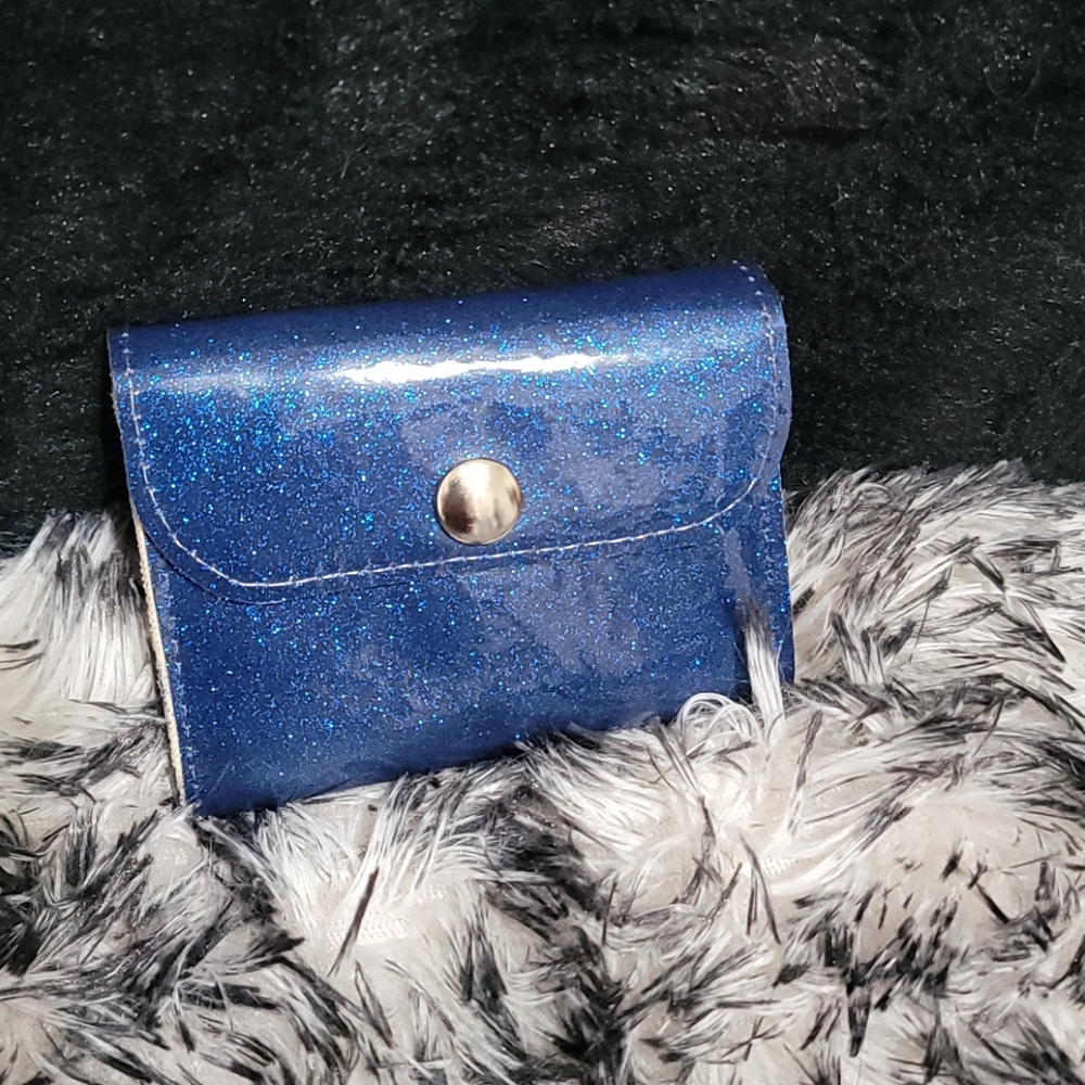 Trophy Queen small snap wallet Brand New